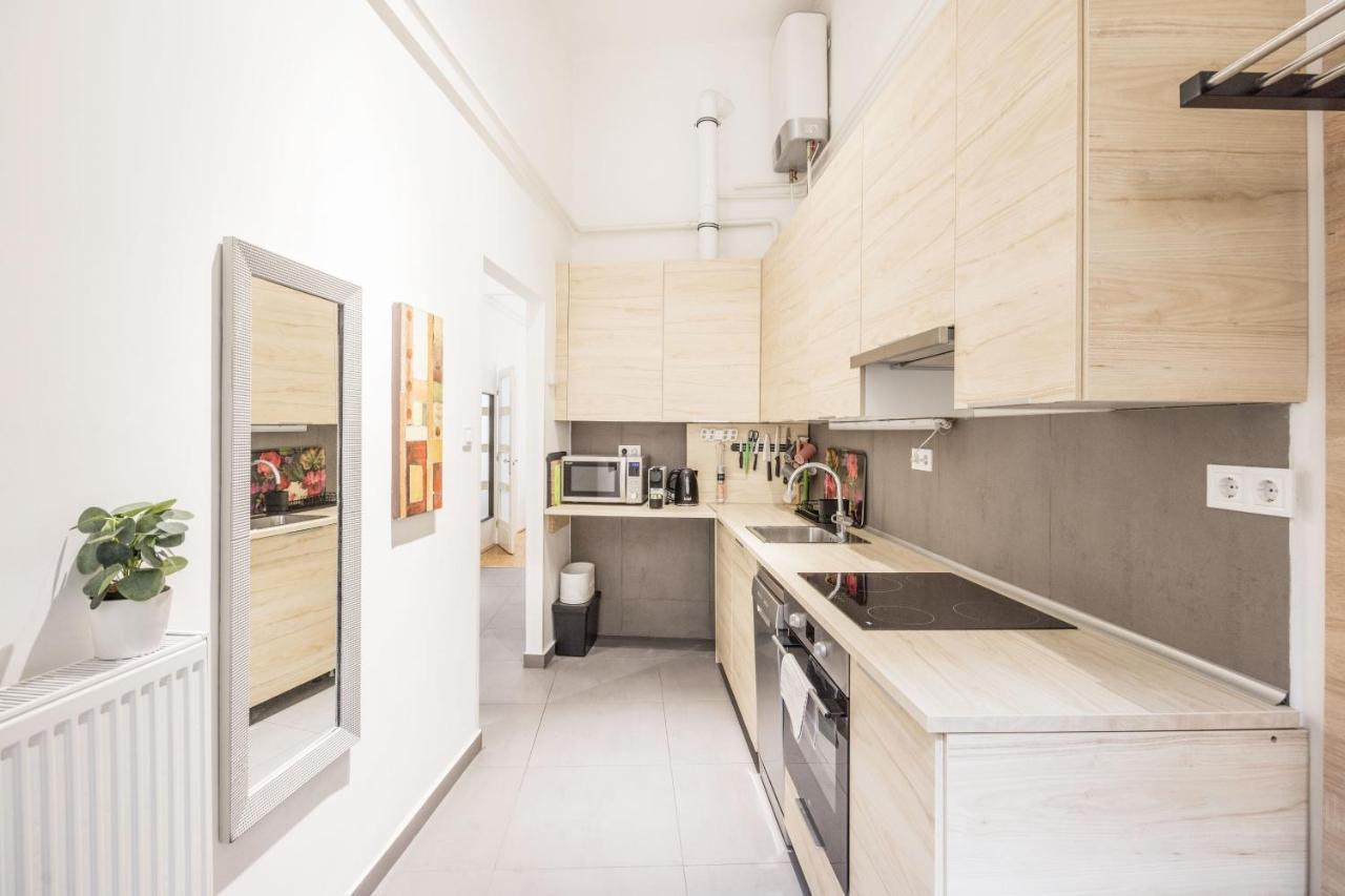 Elegant Apartment In Super Central Location Budapest Exteriör bild